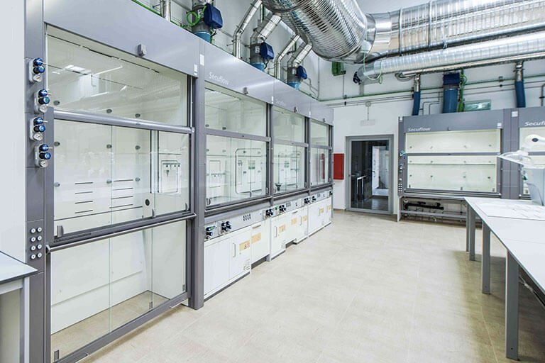 Walk-in Fume Hoods for Commercial Labs