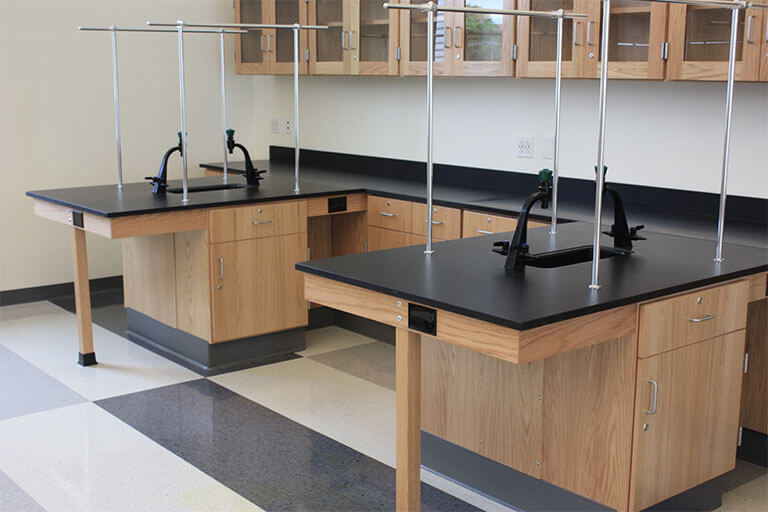 Island Pier Table for Educational Labs