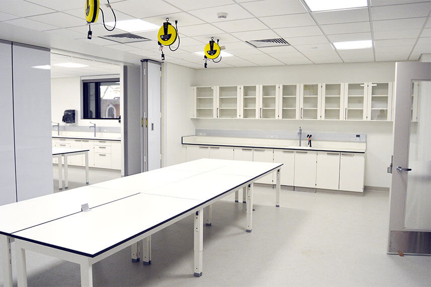Flexline Lab Tables in a Commercial Lab