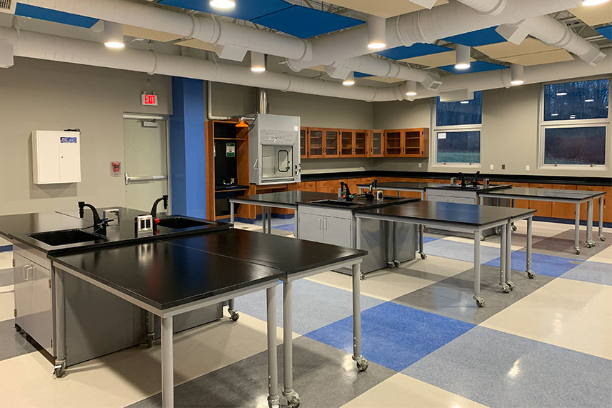 Metal Base Lab Table for an Educational Lab