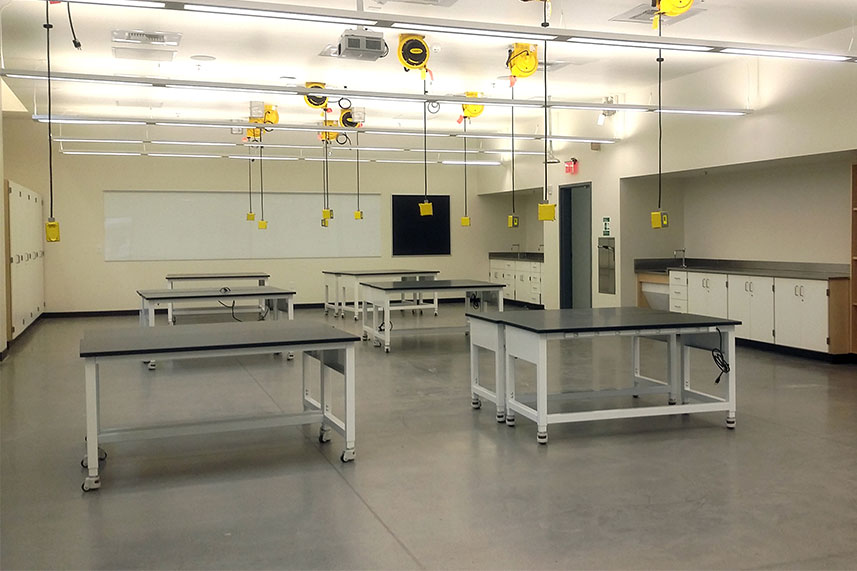 Metal Base Lab Table for an Educational Lab